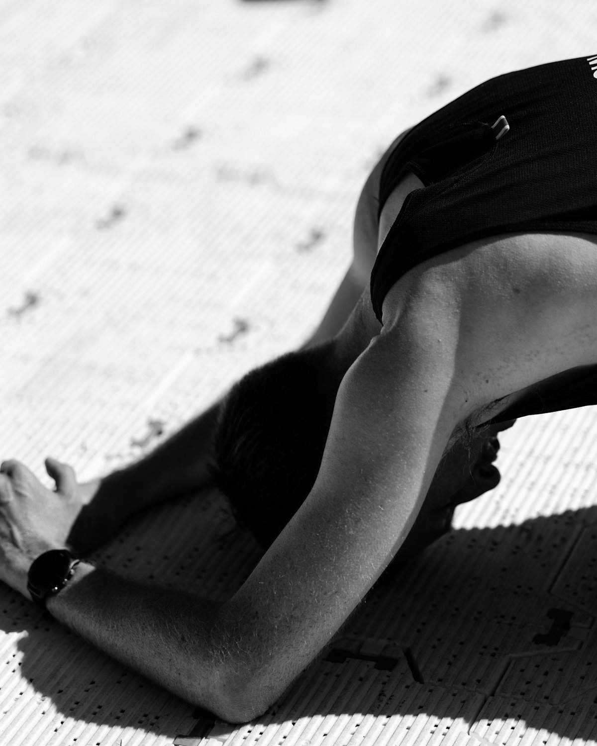 Melbourne Marathon, an athlete face-down, spent after the finish